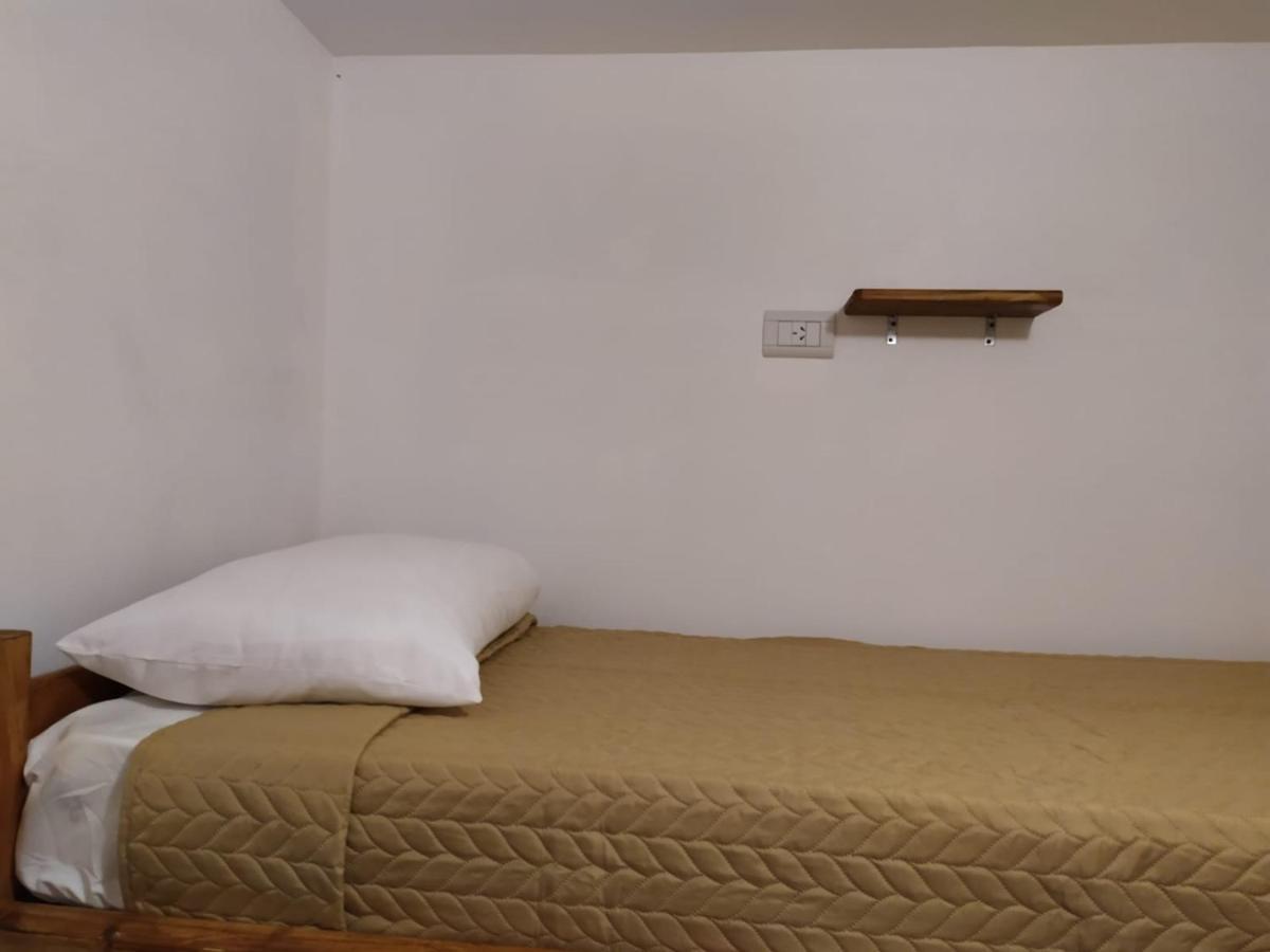 Alma Travelers Hostel El Chalten Εξωτερικό φωτογραφία