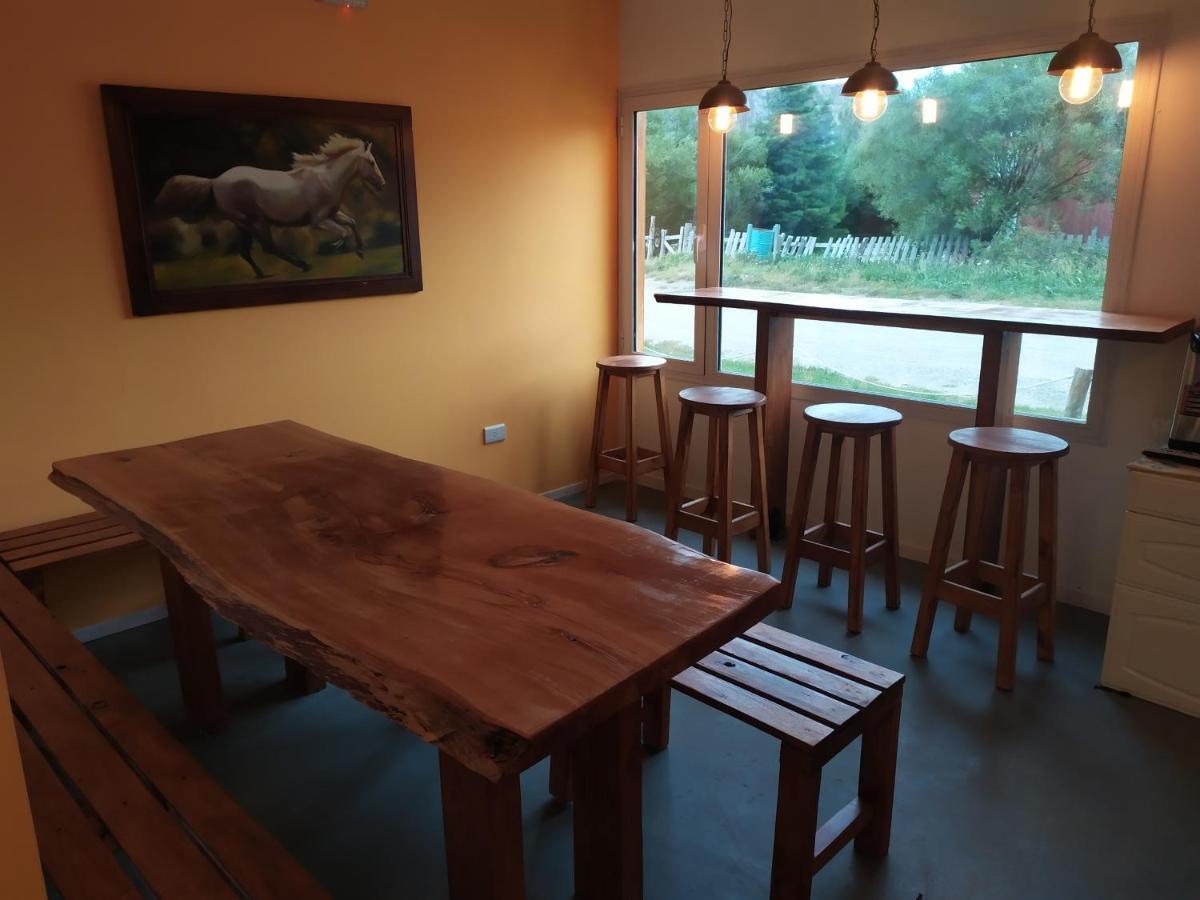 Alma Travelers Hostel El Chalten Εξωτερικό φωτογραφία
