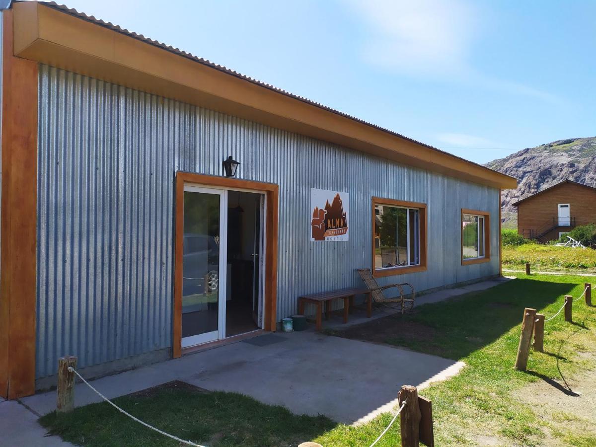 Alma Travelers Hostel El Chalten Εξωτερικό φωτογραφία